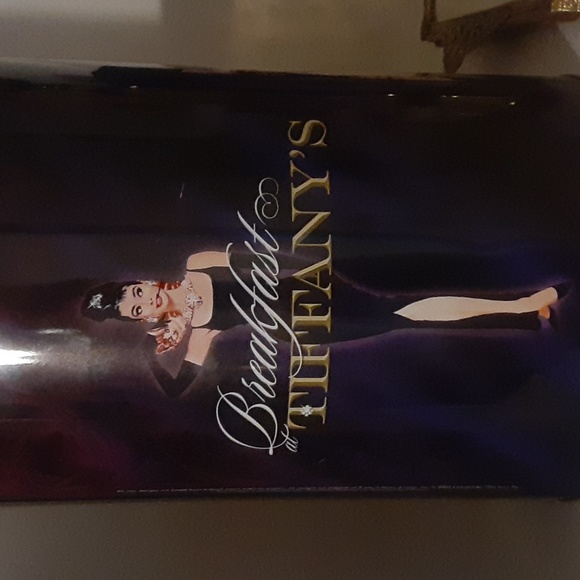 Vintage Breakfast at Tiffany's throw blanket - Picture 4 of 6